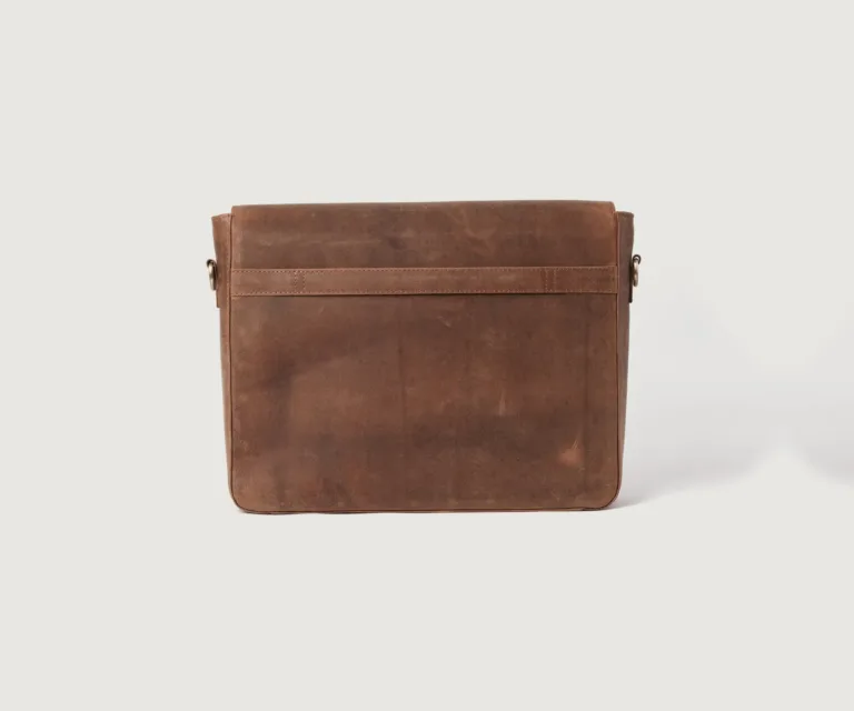 The Carismatico Vintage Tan Brown Leather Messenger Bag Luxury Handcrafted Leather Bag — Scale & Carrying Perspective Presentation