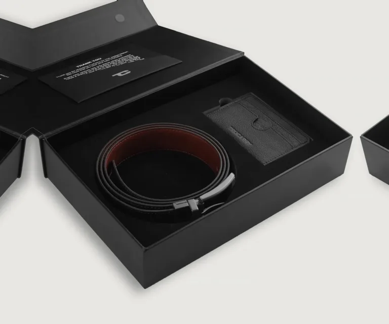Voltor Black Leather Gift Set — Front Detail Macro
